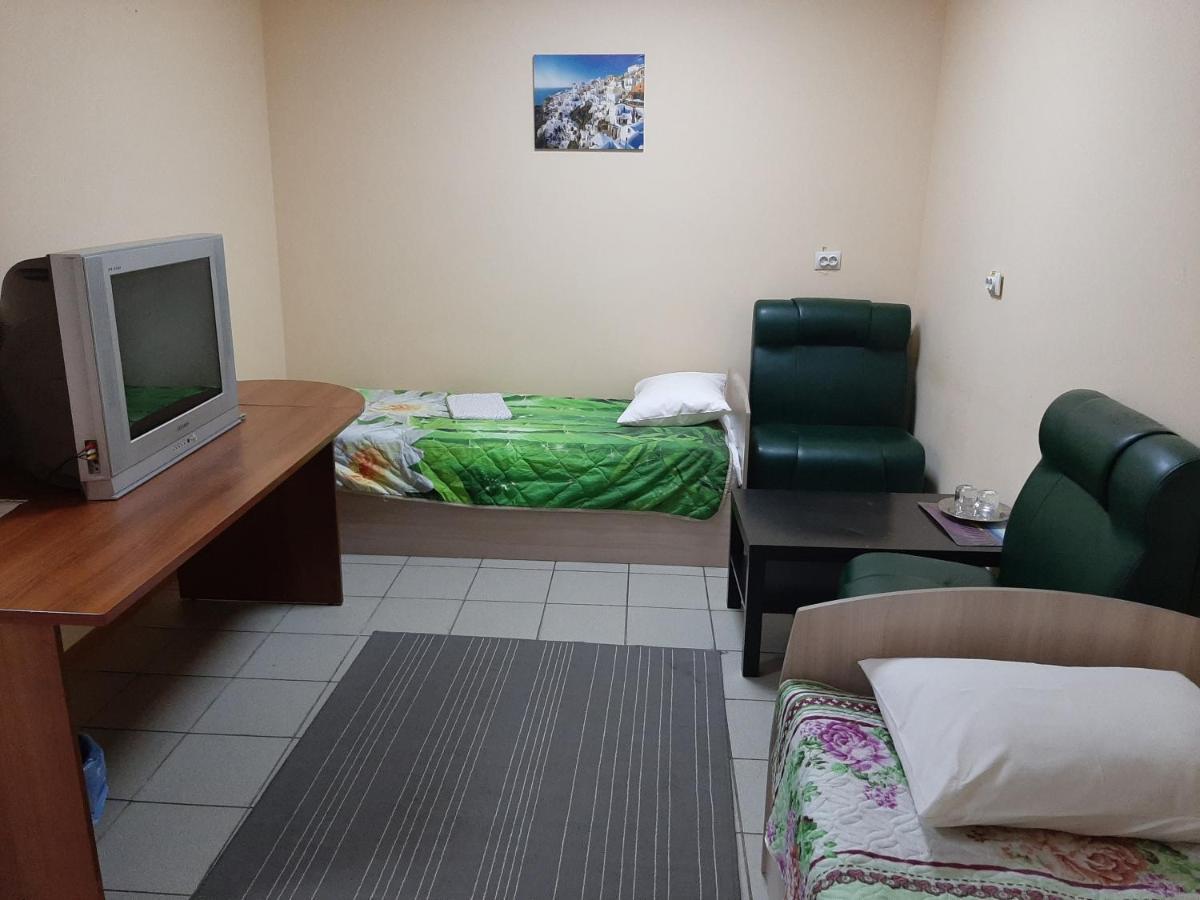 Motel Roza Vetrov Omsk Bagian luar foto